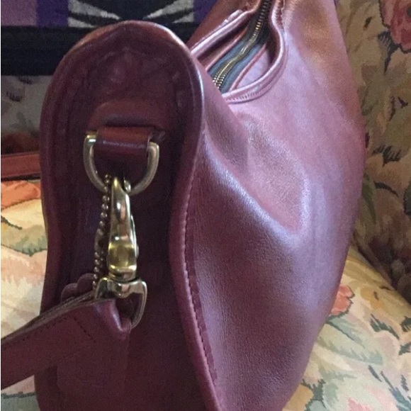 Vintage Large Coach Swinger Purse in Wine - Picture 3 of 7